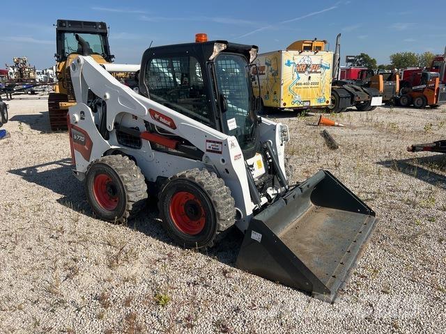 Bobcat S770 Carregadoras de direcção deslizante