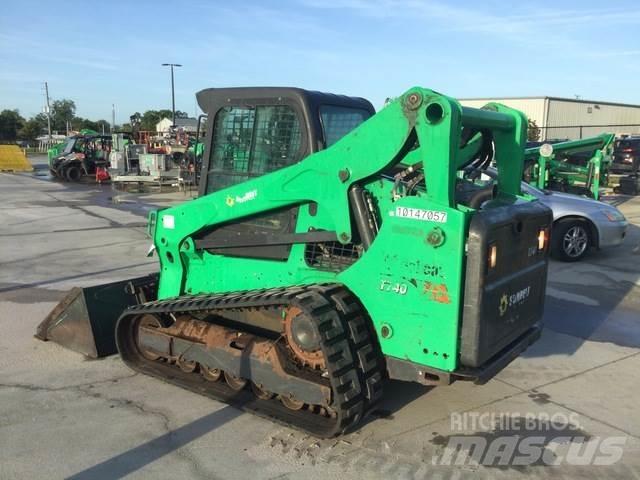 Bobcat T740 Carregadoras de direcção deslizante