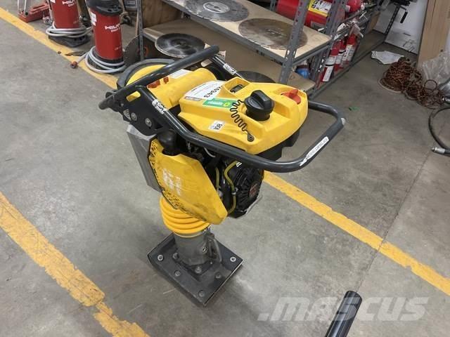 Bomag BT65 Saltitões