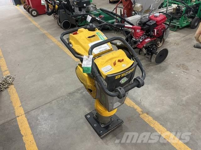 Bomag BT65 Saltitões