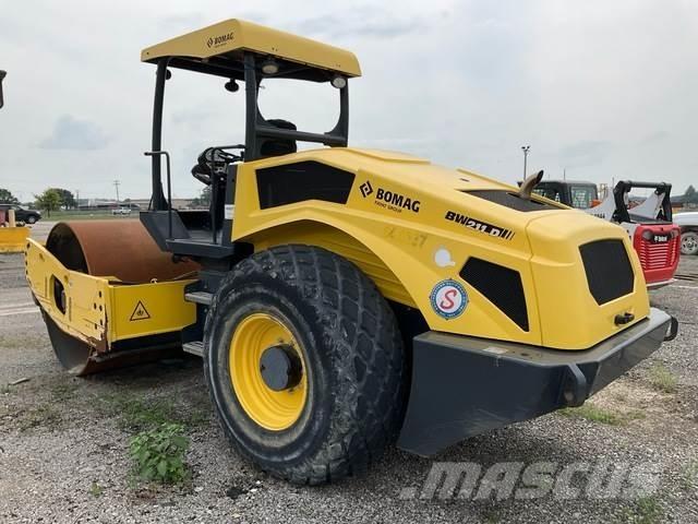 Bomag BW211D-5 Cilindros Compactadores monocilíndricos