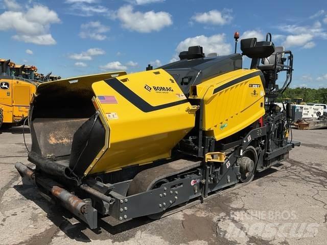 Bomag CR-820T Pavimentadoras de asfalto