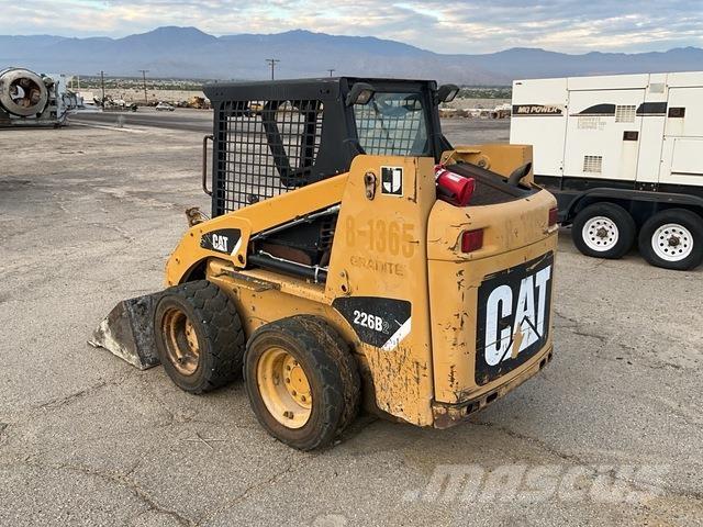 CAT 226B Carregadoras de direcção deslizante