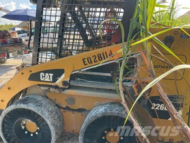 CAT 226B3 Carregadoras de direcção deslizante