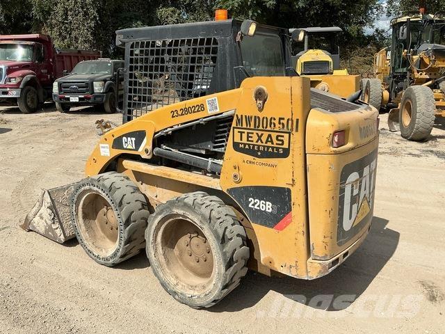 CAT 226B3 Carregadoras de direcção deslizante