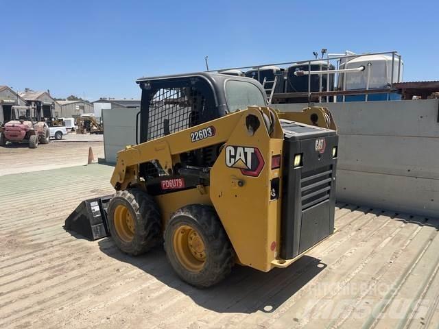 CAT 226D3 Carregadoras de direcção deslizante