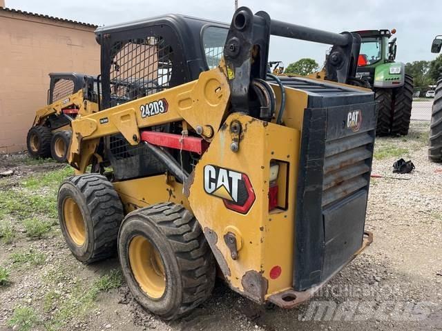 CAT 242D3 Carregadoras de direcção deslizante