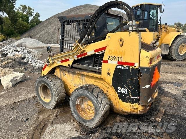 CAT 248 Carregadoras de direcção deslizante