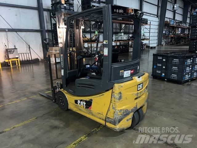 CAT 2ET3000 Empilhadores eléctricos