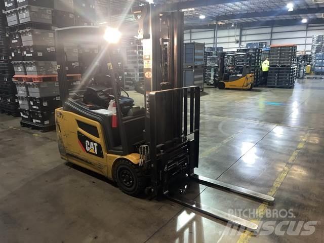 CAT 2ET3000 Empilhadores eléctricos