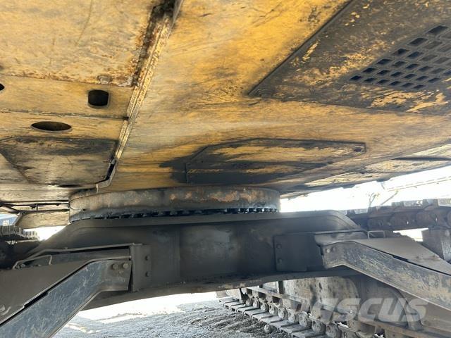 CAT 390D L Escavadoras de rastos