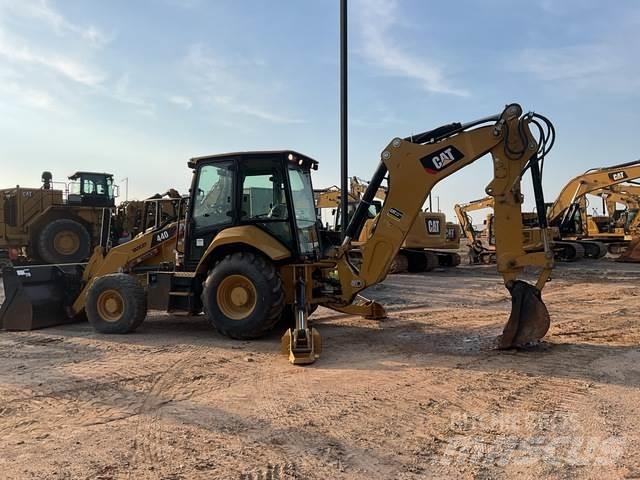 CAT 440 Retroescavadoras