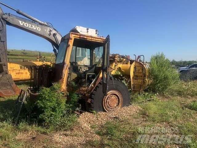 CAT 613C Auto-tanques