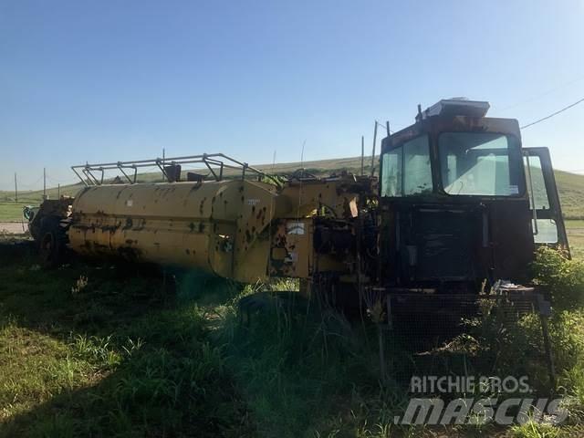 CAT 613C Auto-tanques