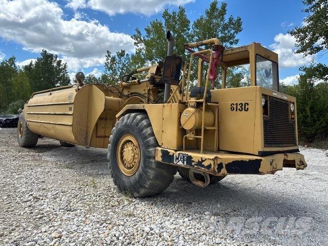 CAT 613C Auto-tanques