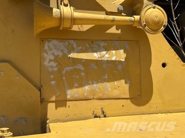 CAT 637 Auto-tanques