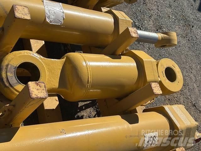 CAT 657E Transportes - Outros
