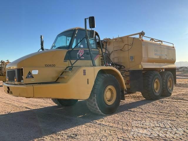 CAT 735 Auto-tanques