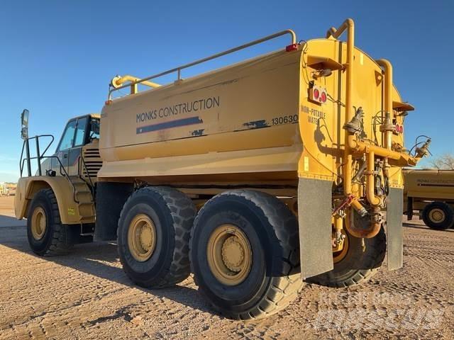 CAT 735 Auto-tanques