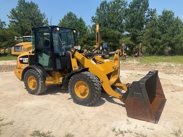 CAT 906M Pás carregadoras de rodas