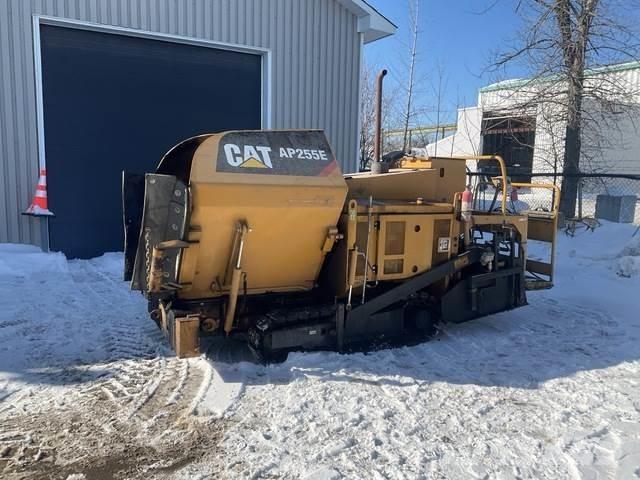 CAT AP255E Pavimentadoras de asfalto