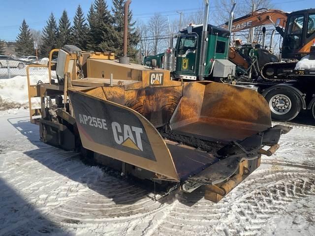 CAT AP255E Pavimentadoras de asfalto