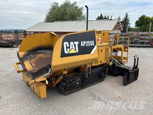CAT AP255E Pavimentadoras de asfalto