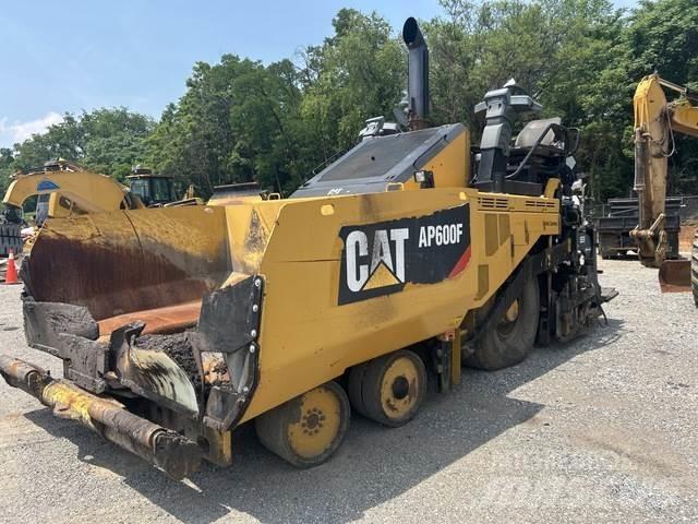 CAT AP600F Pavimentadoras de asfalto