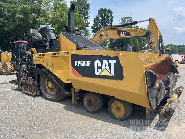 CAT AP600F Pavimentadoras de asfalto