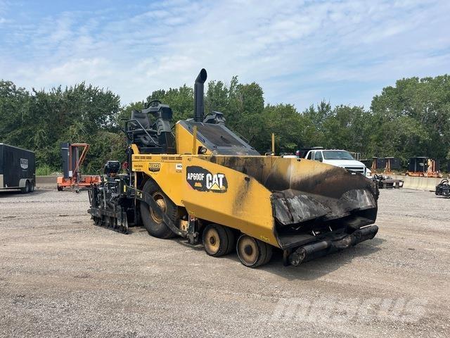 CAT AP600F Pavimentadoras de asfalto