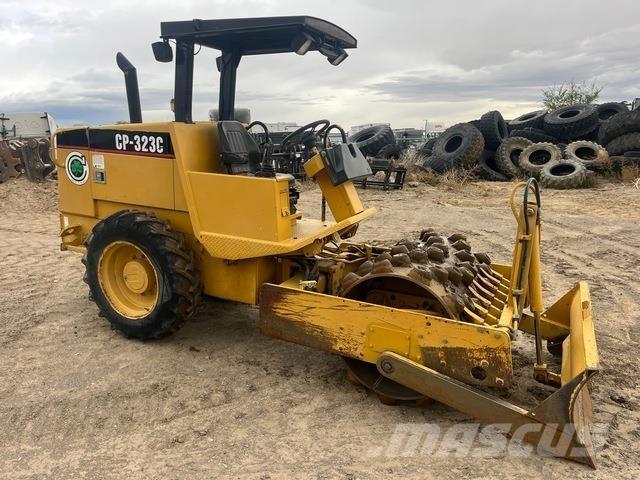 CAT CP-323C Cilindros Compactadores monocilíndricos