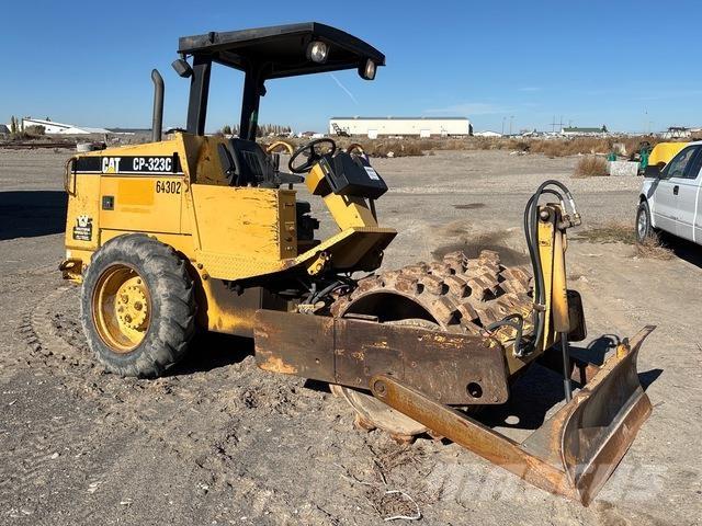CAT CP-323C Cilindros Compactadores monocilíndricos