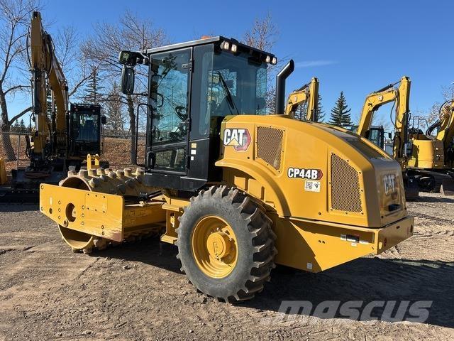 CAT CP44B Cilindros Compactadores monocilíndricos