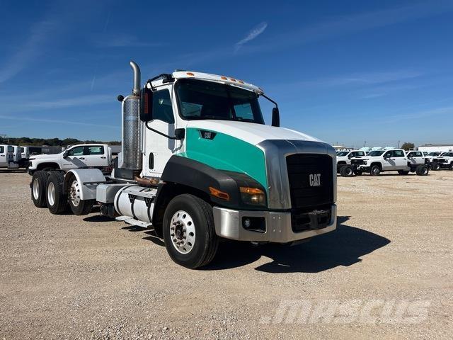 CAT CT660S Tractores (camiões)