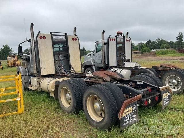 CAT CT680 Tractores (camiões)