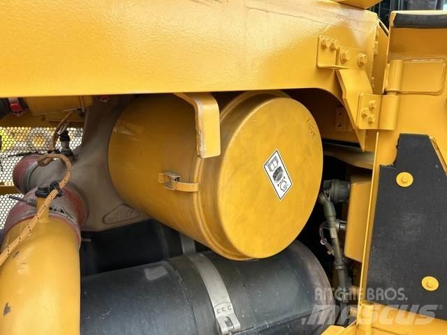 CAT D10T2 Dozers - Tratores rastos