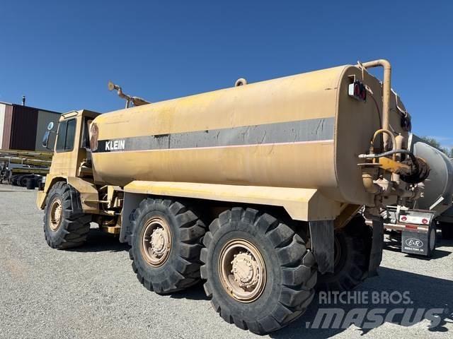CAT D250 Auto-tanques