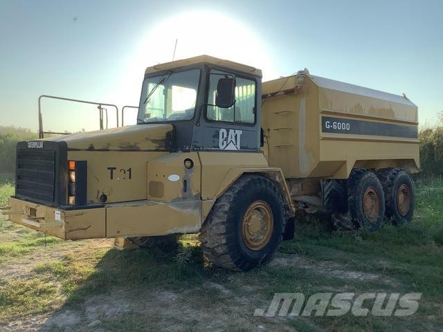 CAT D300E Auto-tanques