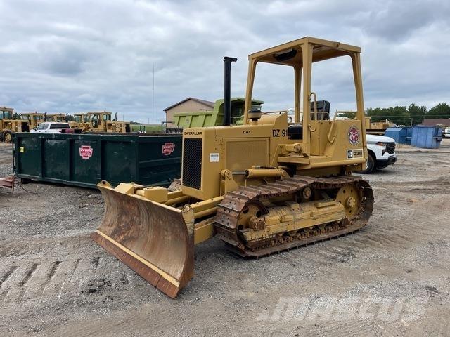 CAT D3B Dozers - Tratores rastos