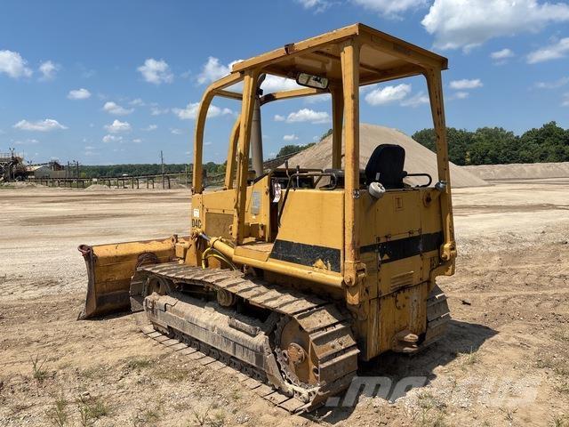 CAT D4C Dozers - Tratores rastos