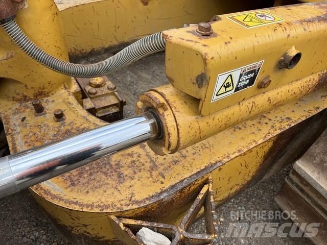 CAT D6N LGP Dozers - Tratores rastos