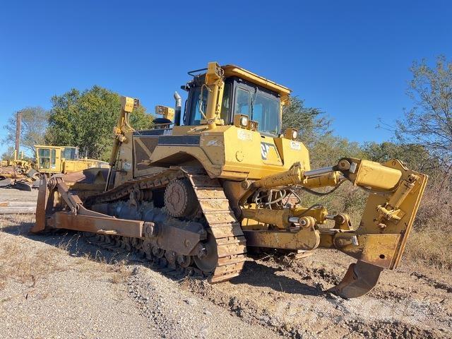 CAT D8T Dozers - Tratores rastos