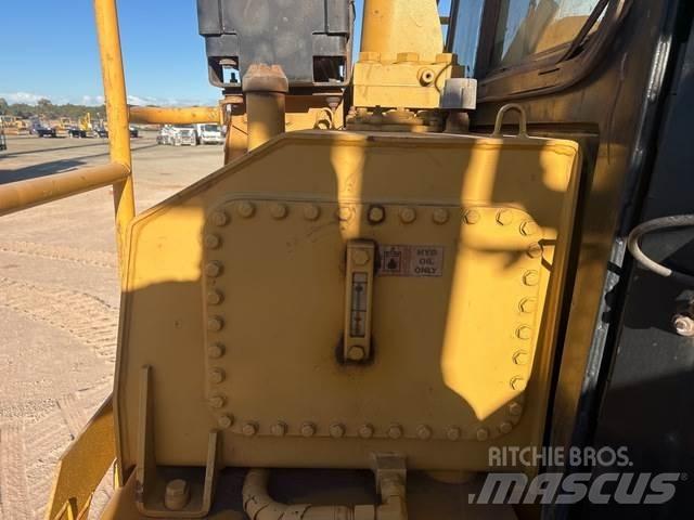 CAT D9T Dozers - Tratores rastos
