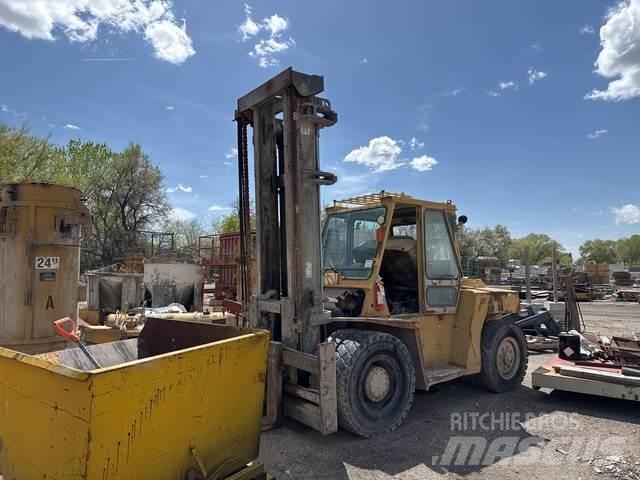 CAT DP90 Empilhadores todo-terreno