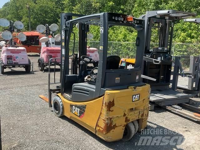CAT MH 2ET4000 Empilhadores eléctricos