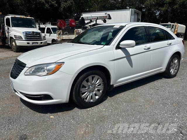 Chrysler 200 Carros Ligeiros