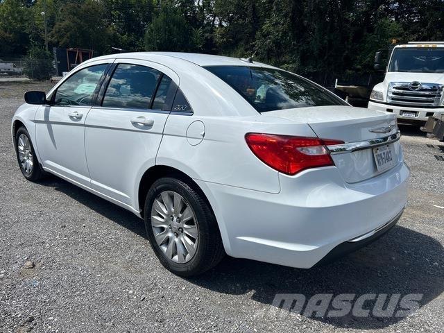 Chrysler 200 Carros Ligeiros