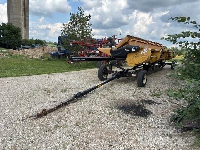 CLAAS 1230 Ceifeiras debulhadoras compactas