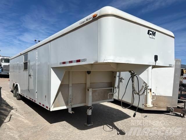 CM C6070-24 Reboques de caixa fechada