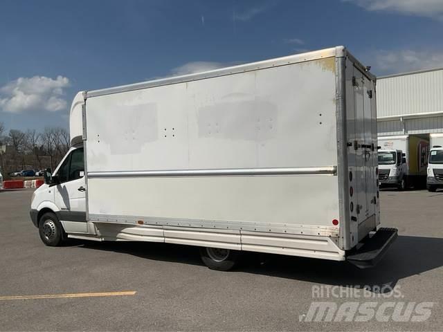 Dodge 3500 Camiões de caixa fechada